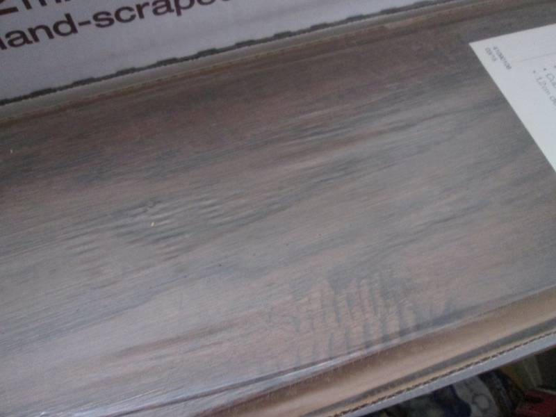 lot 8 image: 8 Cases of Home Decorators Collecti...