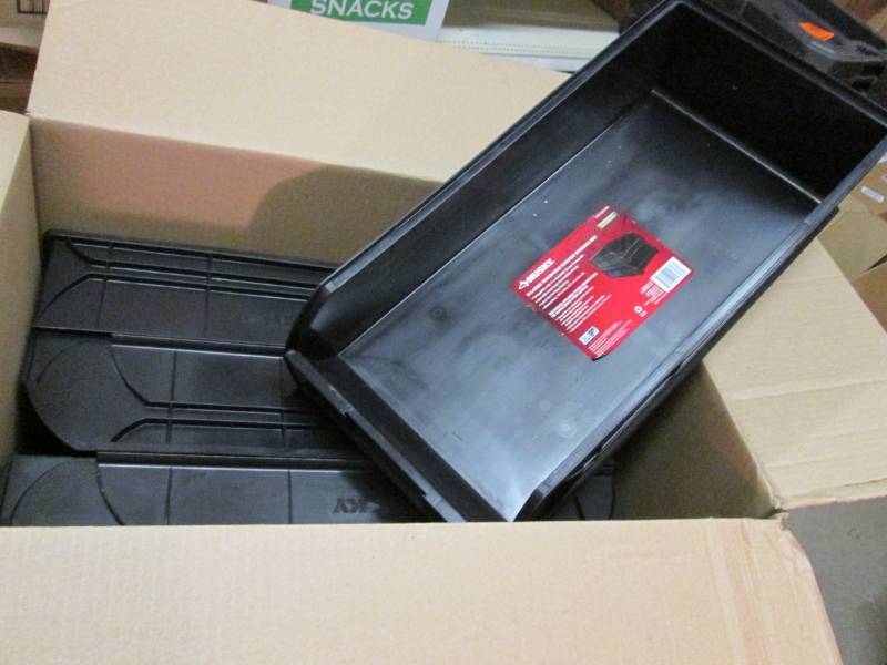 lot 12 image: Lot of 4 Husky X-Large Stackable Ga...