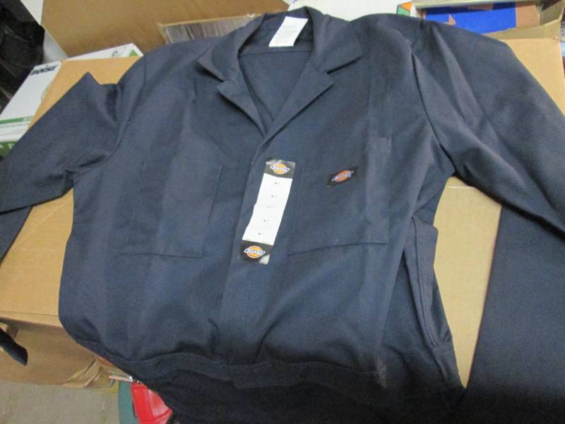 lot 22 image: Dickies Mens Dark Navy Basic Blende...