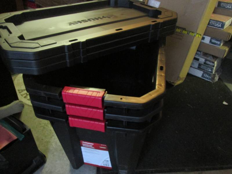 lot 34 image: Lot of 3 Husky 35 Gallon Latch and ...