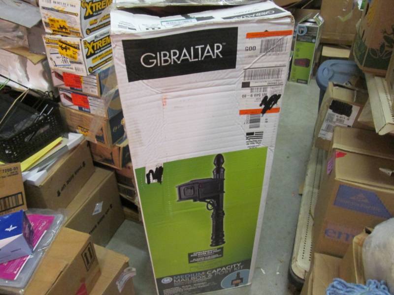 lot 53 image: Gibraltar Mailboxes Stratford Decor...