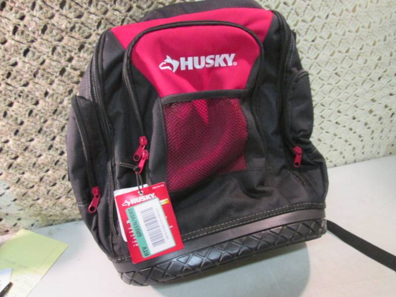 lot 69 image: Husky 18 Rubber Bottom Jobsite Bac...