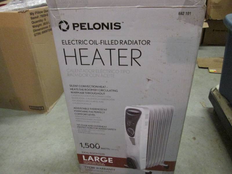 lot 90 image: Pelonis 1500-Watt Electric Oil Fill...