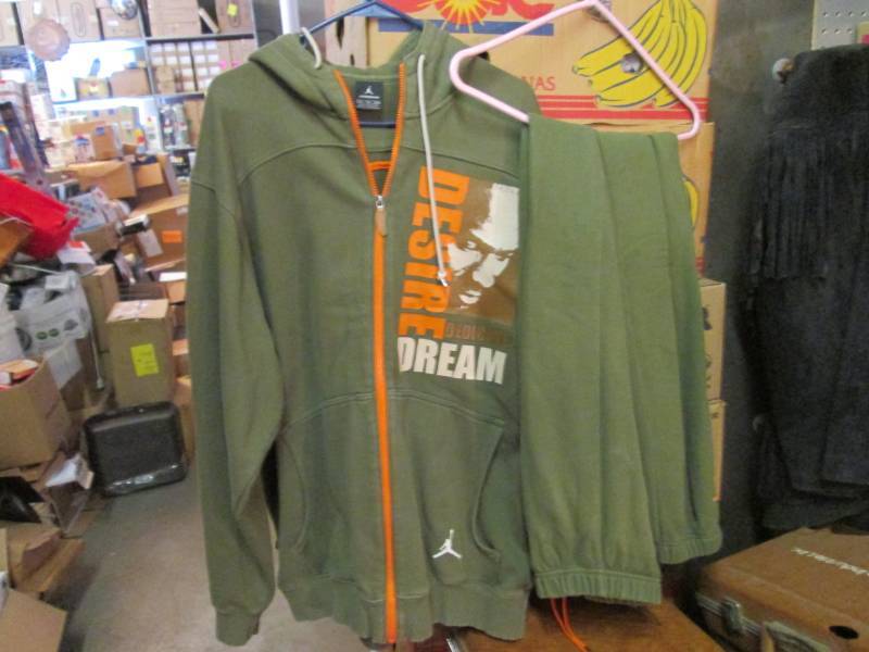 lot 169 image: Set of Jordan Air Jordan Hoodie and...