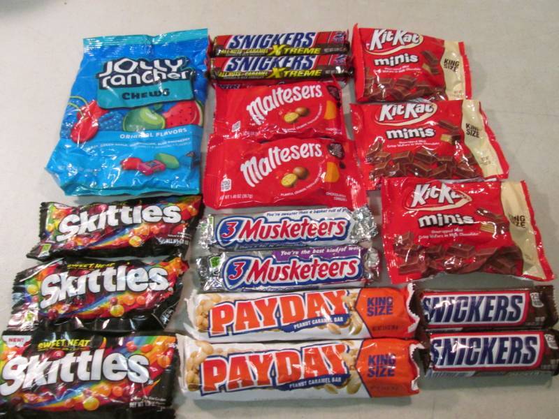 lot 179 image: Lot of Misc Candy Best by dates var...