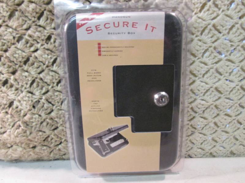 lot 192 image: Full Size Handgun Secure It Metal S...