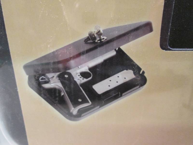 lot 193 image: Full Size Handgun Secure It Metal S...