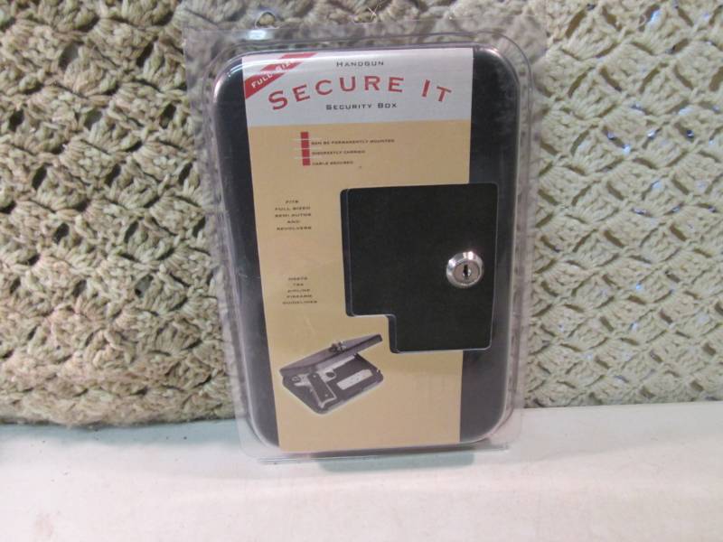 lot 194 image: Full Size Handgun Secure It Metal S...