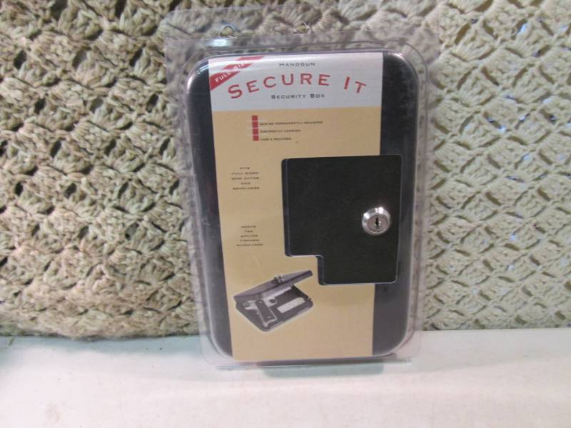 lot 196 image: Full Size Handgun Secure It Metal S...