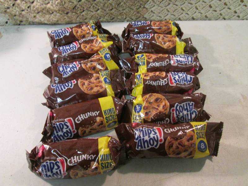 lot 290 image: 12 Packs of Crunchy Chips Ahoy Cook...
