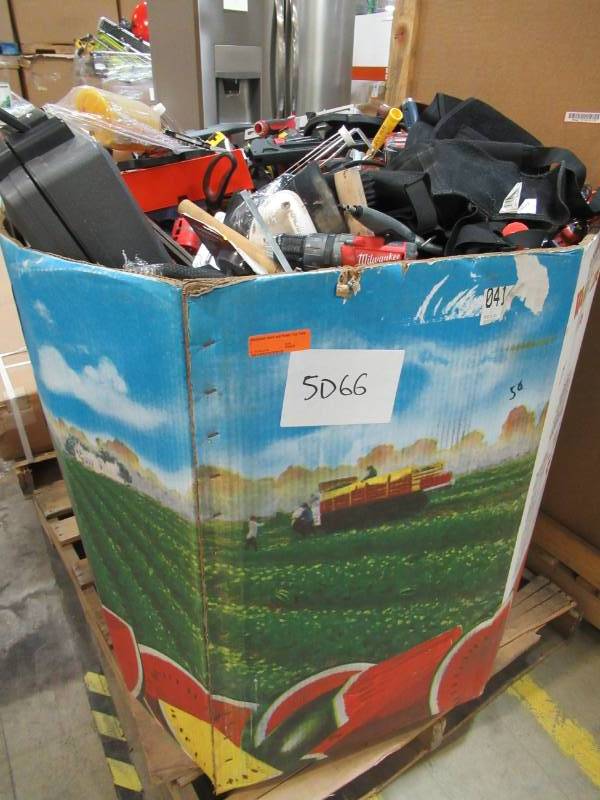 lot 40 image: WHOLESALE PALLET OF RETURNS - HAND AND POWER TOOLS