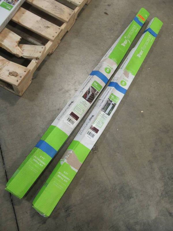 lot 125 image: 2 Trex Transcend 67.5 in. Vintage Lantern Square Baluster Stair Accessory Kit Step 5, Model 543404823