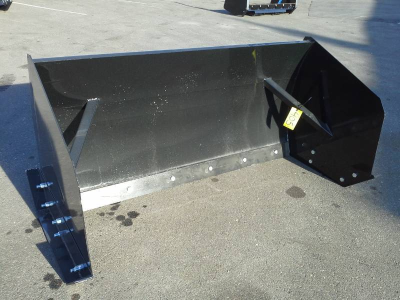 lot 405 image: 6 Snow Pusher (Skid Steer Attachment)