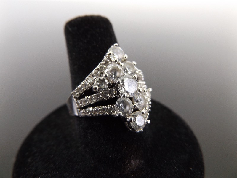 .925 Sterling Silver Crystal Cluster Ring Size 7.25