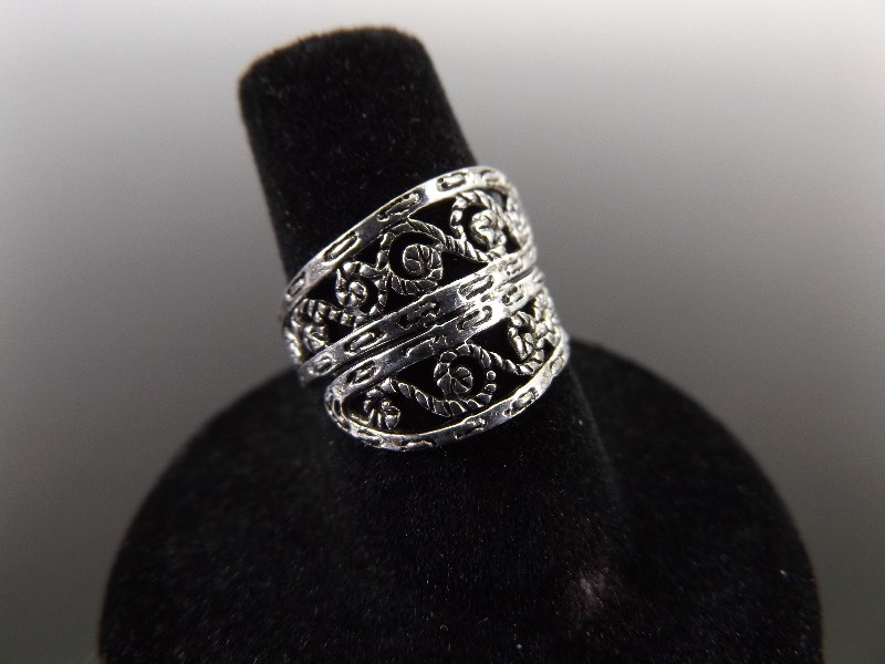 .925 Sterling Silver Art Nouveau Ring Size 7