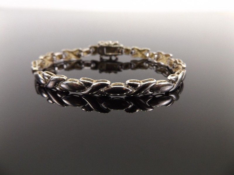 .925 Sterling Silver Hugs and Kisses Bracelet