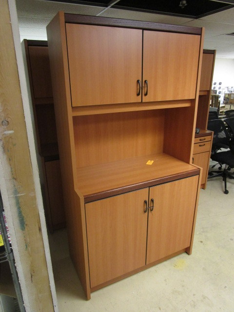 lot 302 image: UTILITY CABINET