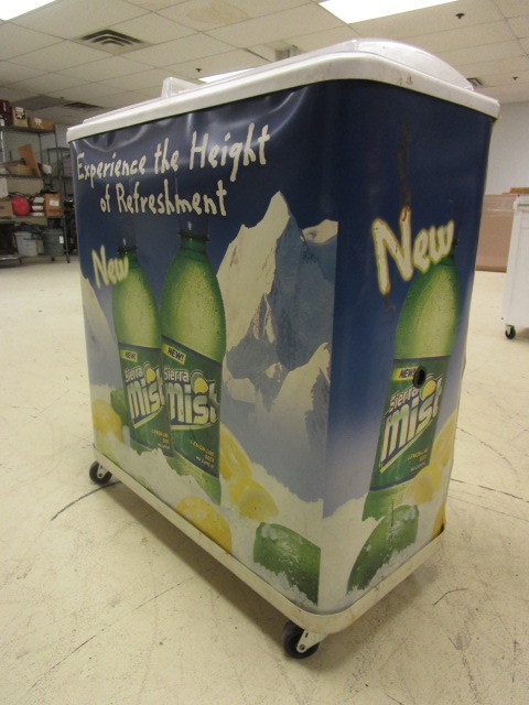 lot 346 image: SIERRA MIST ROLLING COOLER