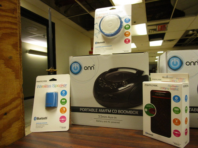 lot 320 image: BOOMBOX BUNDLE