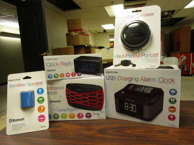 lot 322 image: SPLASHPROOF SPEAKER BUNDLE