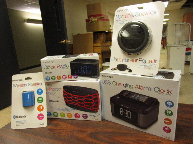 lot 324 image: SPLASHPROOF SPEAKER BUNDLE