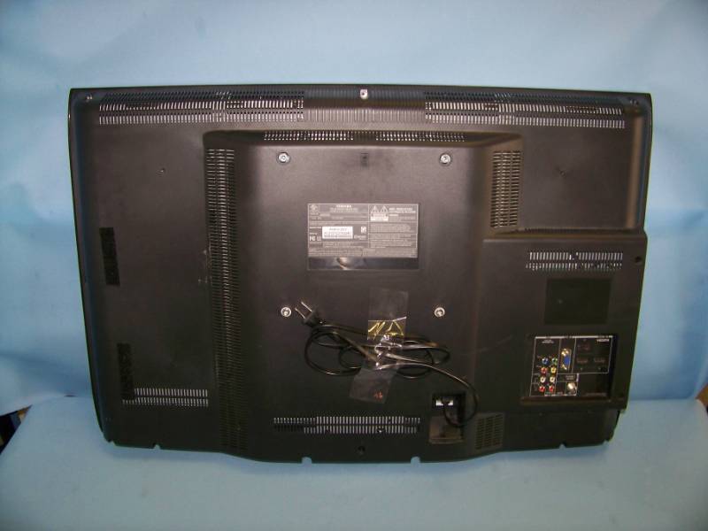 lot 17 image: 32, Toshiba, 1080p, LCD, HDTV  Television
