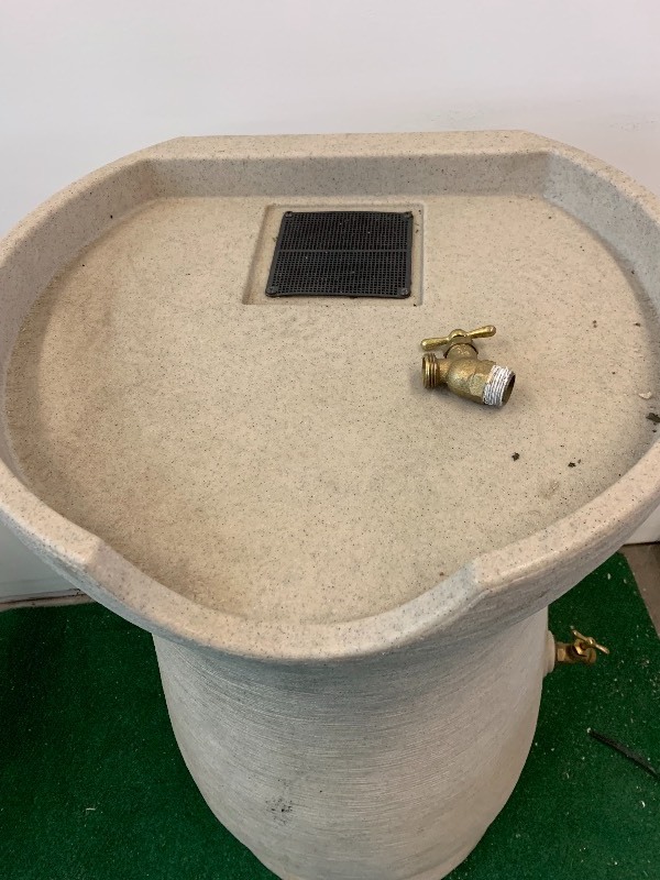 lot 18 image: Urn barrel 50 Gallon