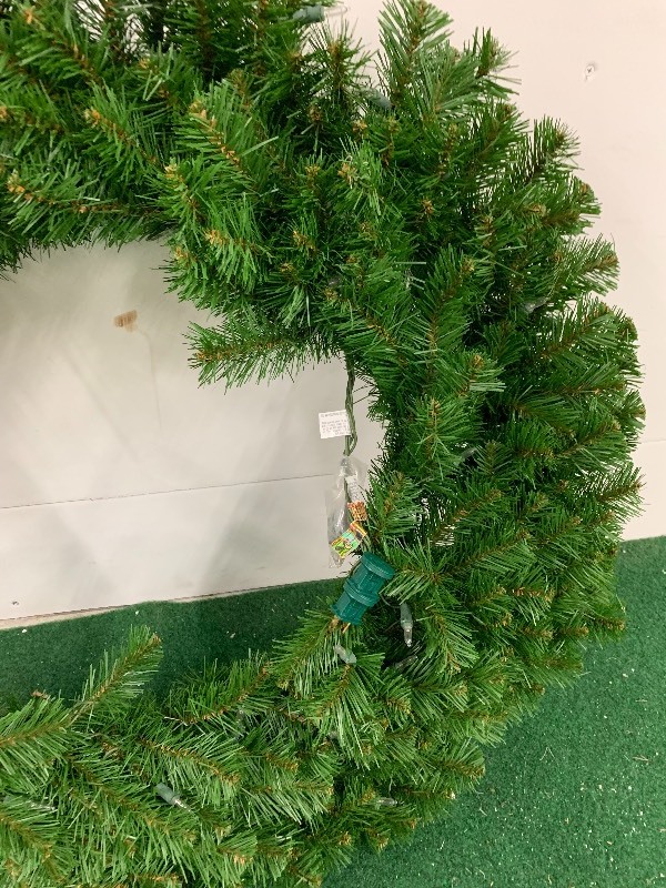 lot 12 image: 36 Wreath Artificial Pre-Lit