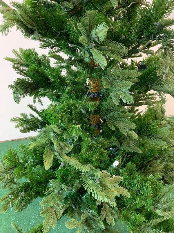 lot 41 image: 6.5 Pre-Lit Artificial Christmas Tree