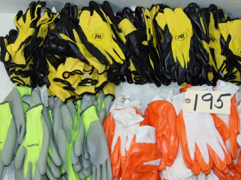 Mixed Gloves