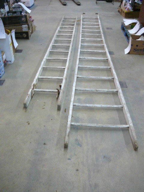 Wood Extension ladder