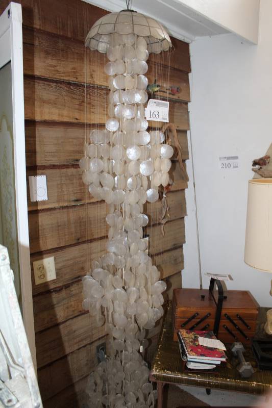 lot 163 image: Hanging Lamp