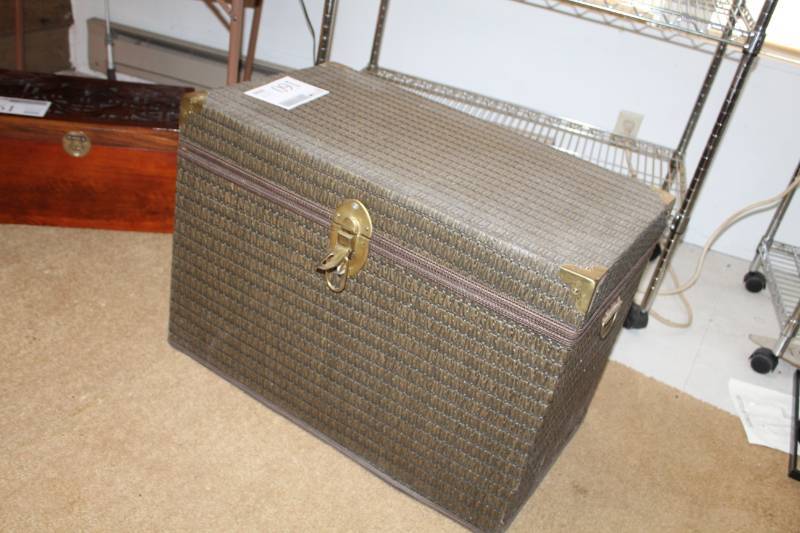 lot 160 image: Chest