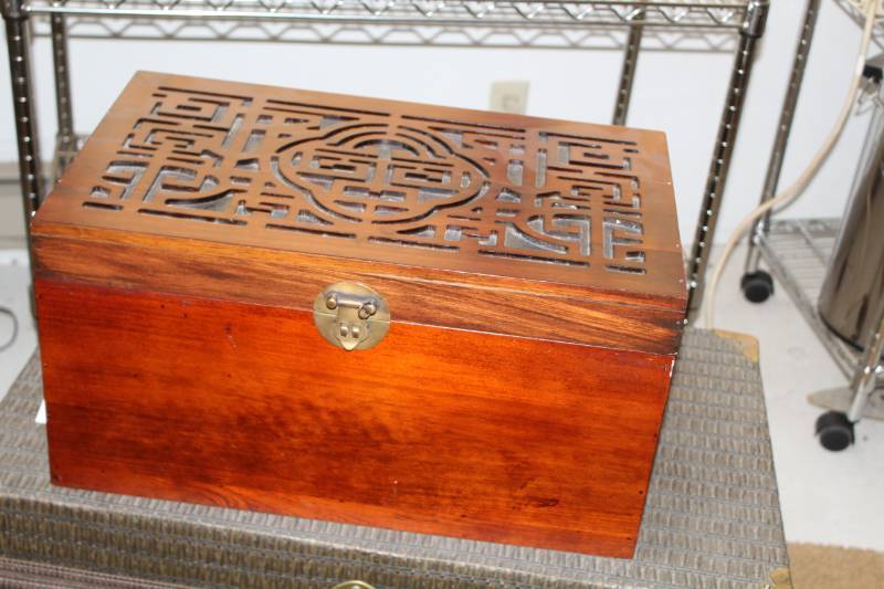 lot 161 image: Artists Wood Box