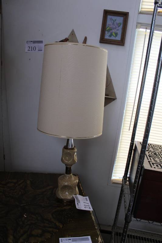 lot 211 image: Table Lamp