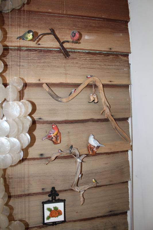 lot 210 image: Drift Wood Bird Wall Dcor