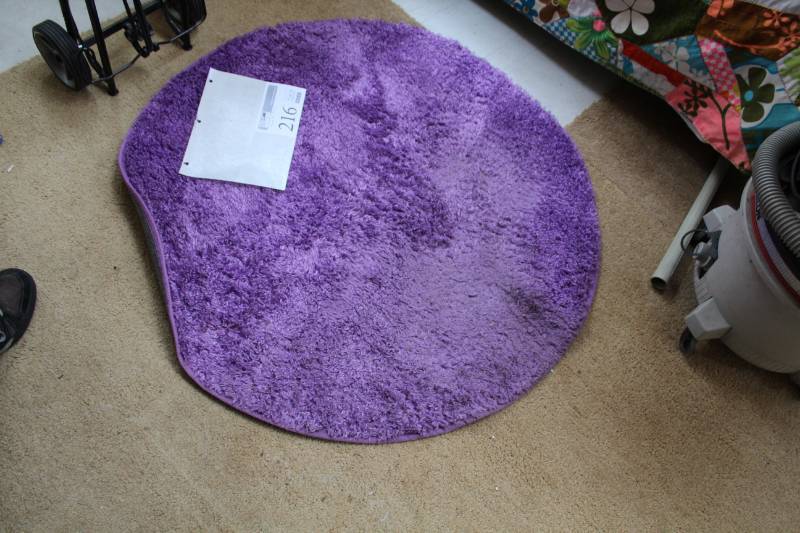 lot 216 image: Area Rug