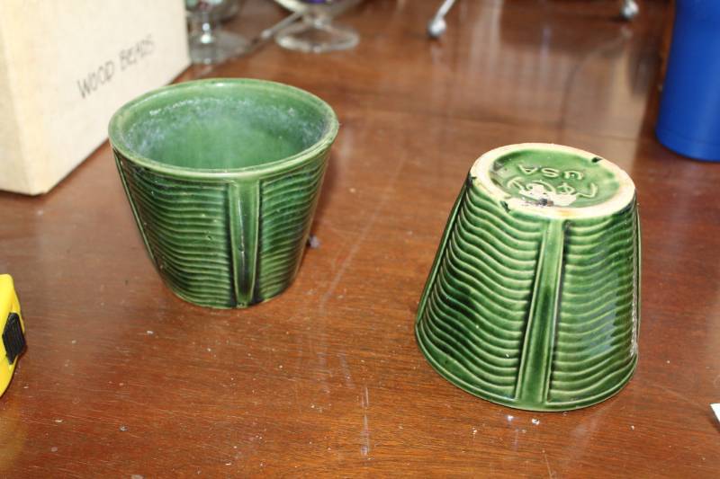 lot 195 image: McCoy Ceramic Table Vases