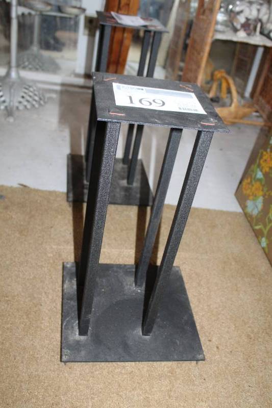 lot 169 image: Lot of (2) Speaker Stand with Anti Vibration Base
