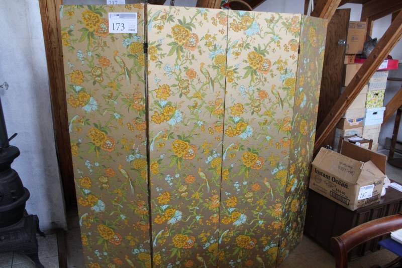 lot 173 image: 4-Panel Floral Room Divider