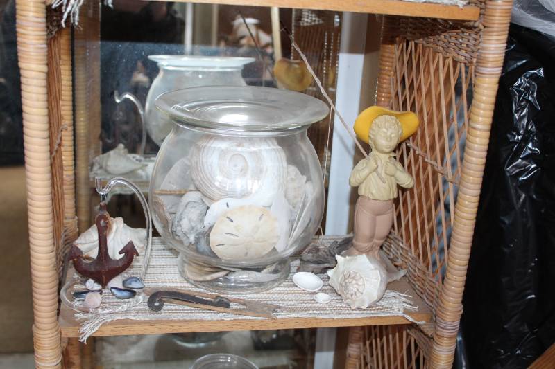 lot 182 image: Sea Shells