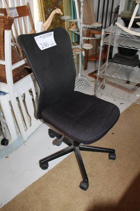 lot 246 image: Rolling Office Chair
