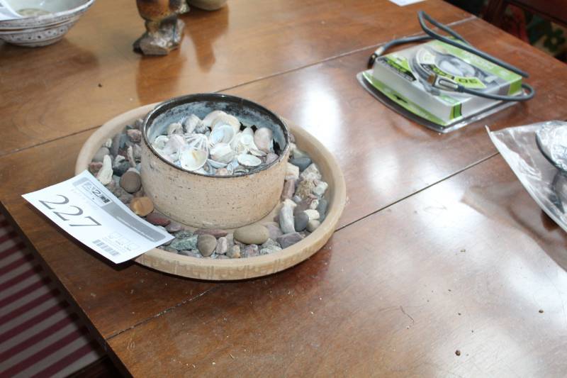 lot 227 image: Rocks and Sea Shells