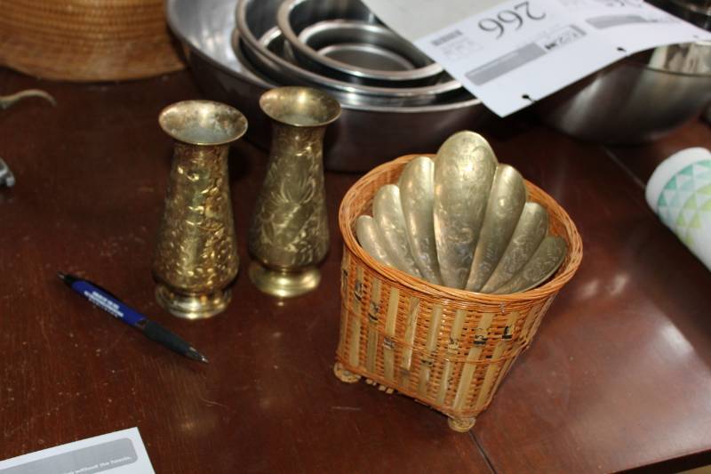lot 263 image: Brass Table Dcor