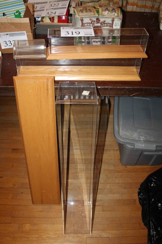 lot 319 image: Display Cases with Wood Bases