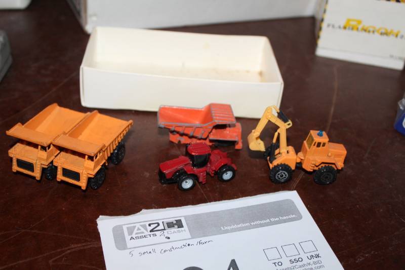 lot 324 image: Construction, Farm Scale Vehicles - (2) Zee p380 Dump Trucks, Loader, Tractor