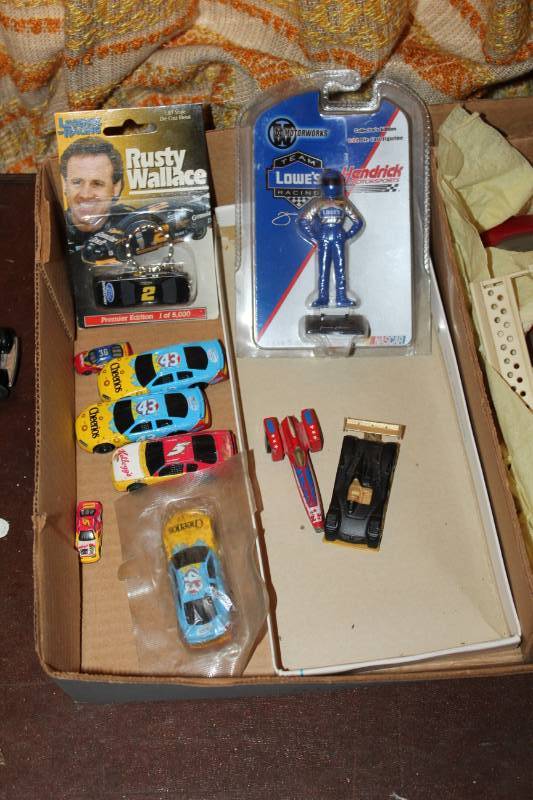 lot 325 image: Scale NASCAR Cars, Figures