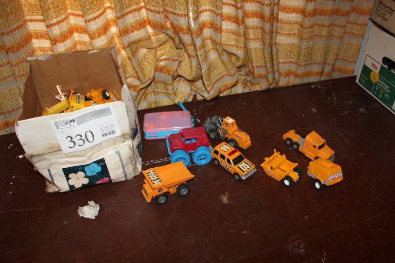lot 330 image: Scale Model Construction Vehicles