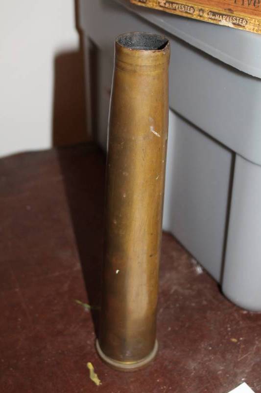 lot 371 image: 40mm Military Shell Casing