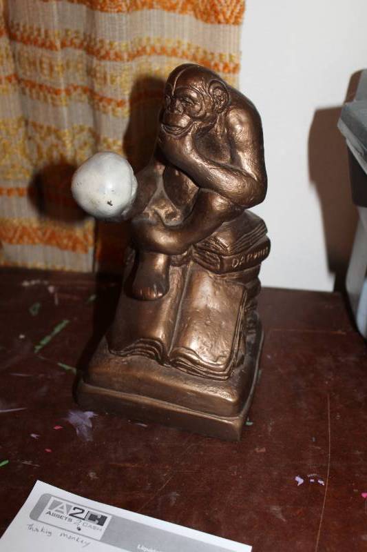 lot 383 image: Thinking Monkey Table Statue